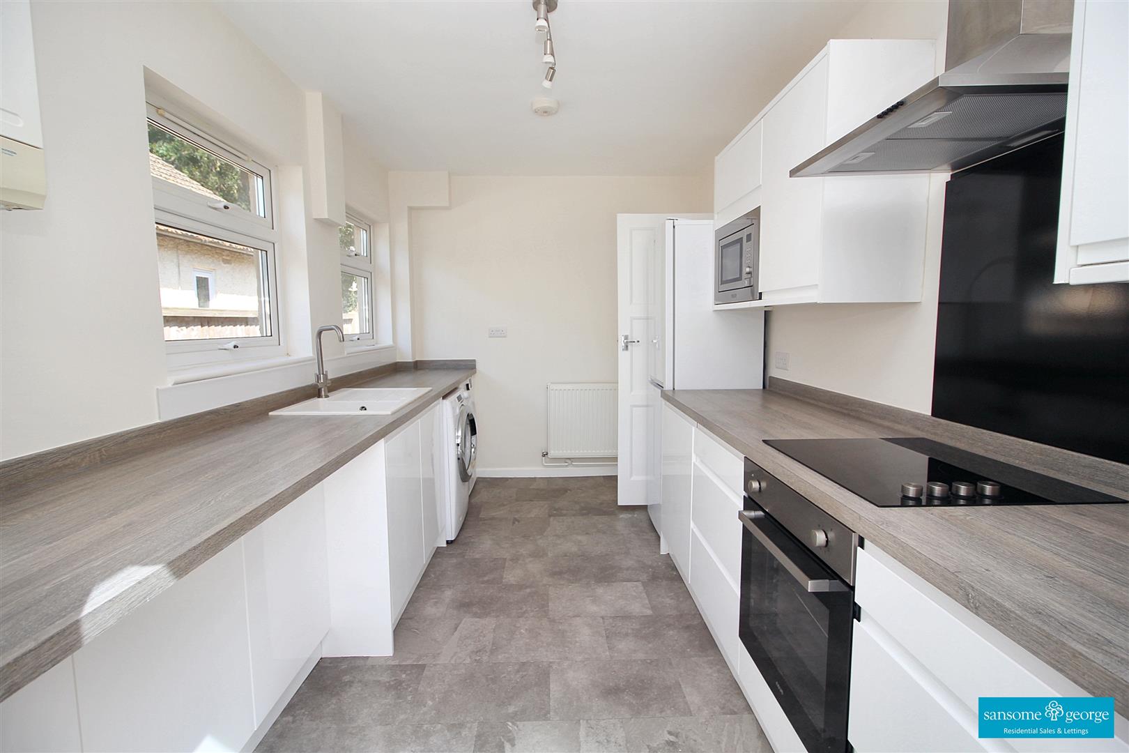 2 bed property in Park Crescent, Reading